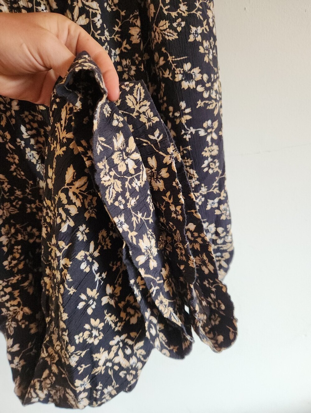 The Normal Brand Black Wide Leg Pant Cream Floral Motif Medium Fully Lined - Picture 6 of 11